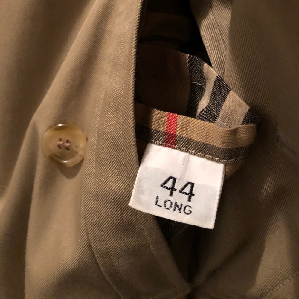 Men’s Burberry trench coat - Picture 8 of 8